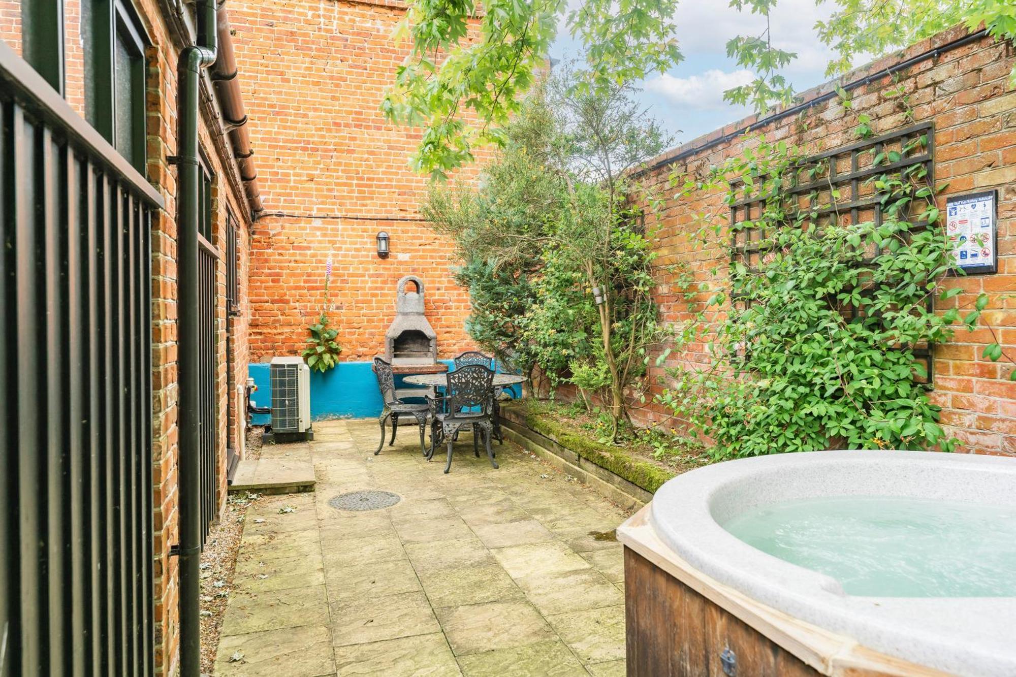 The Orangery - Bnb Suites Thurning  Bagian luar foto